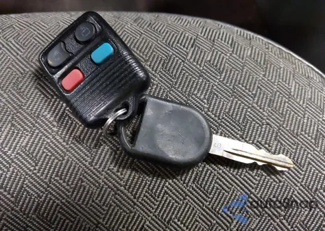 2005 Ford Explorer Xls/Xls Sport from USA, damaged, VIN 1FMZU72E35ZA69678